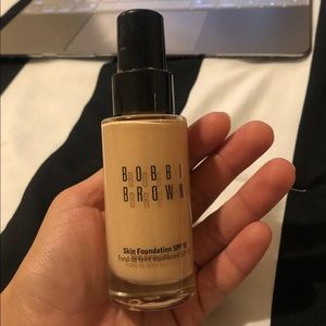 Bobbi brown foundation beige 3